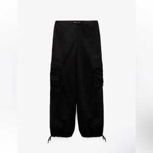 Zara CARGO PARACHUTE PANTS
BLACK